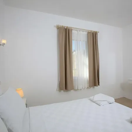 Ξενοδοχείο με διαμερίσματα Aktur Apart 3*