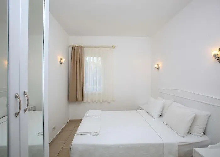 Aktur Apart 3* Bitez