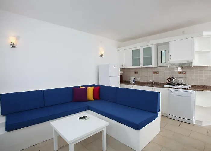 Aktur Apart 3* Bitez